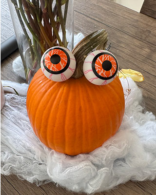 Zero-Carving Pumpkin with big eyes